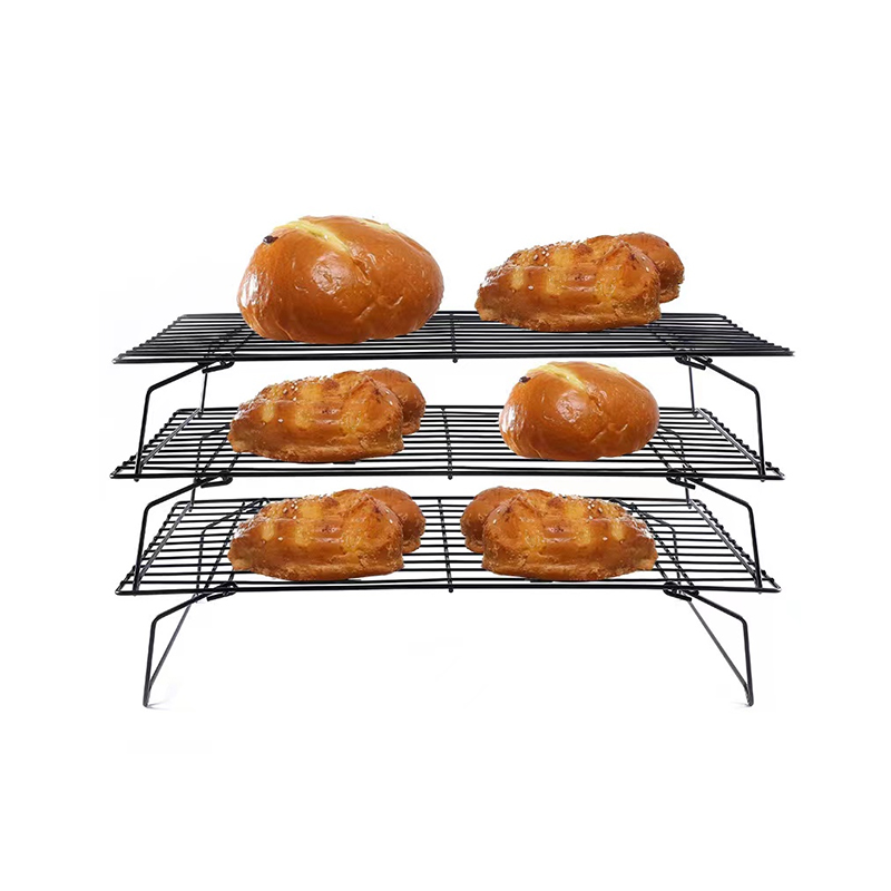 kitchen food baking rack How can we ensure that food is evenly heated during baking?